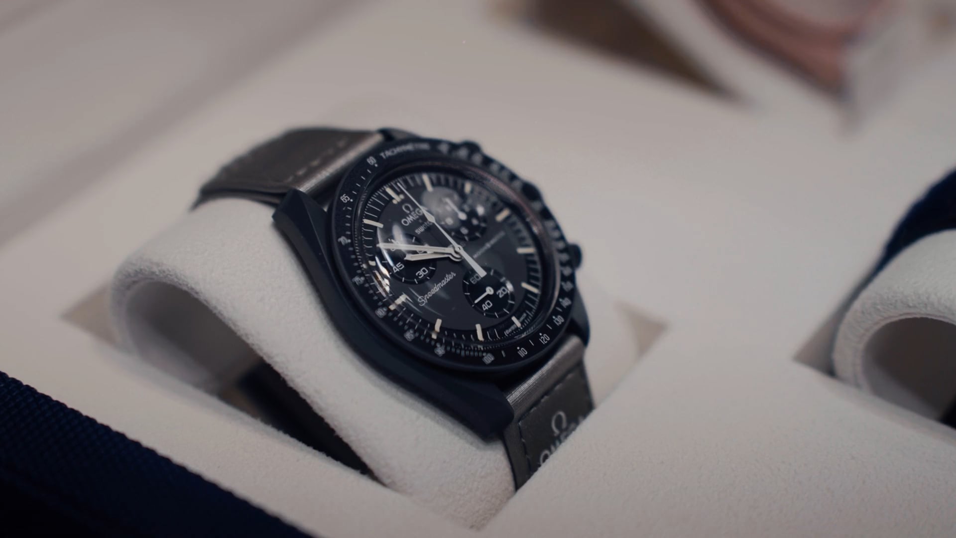 Swatch x Omega FullMoon Thumbnail